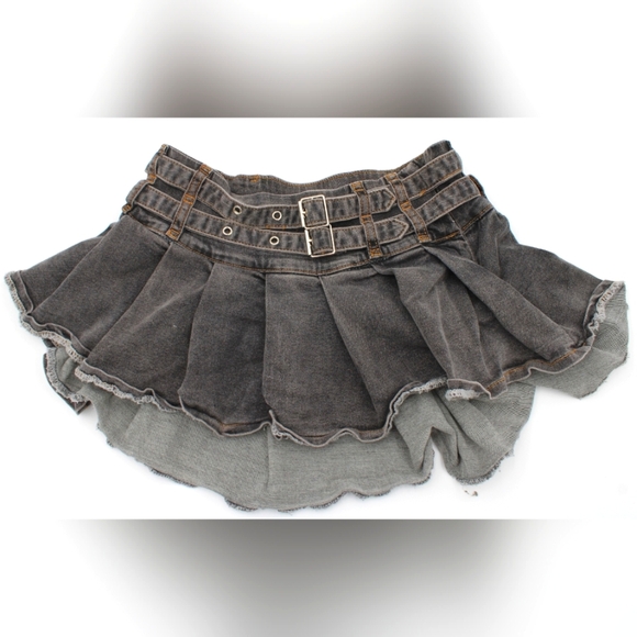 Source Unknown Dresses & Skirts - Black/Brown Hue Mini Denim Skirt – Size M/L